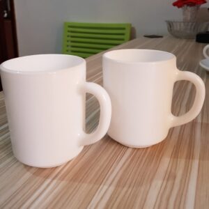 WHITE REDBERRY TEA MUG
