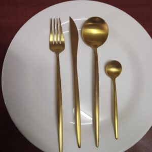LONG PLAIN GOLDEN CUTLERY