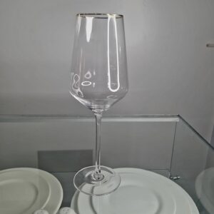 CRYSTAL CLEAR RED WINE GLASSES WITH GOLD REAM